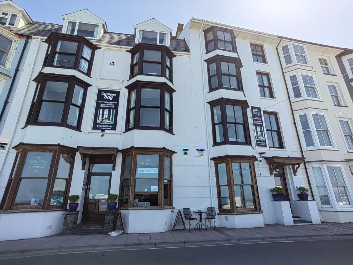 Cardigan Bay Self Catering Accommodation Aberystwyth Bagian luar foto