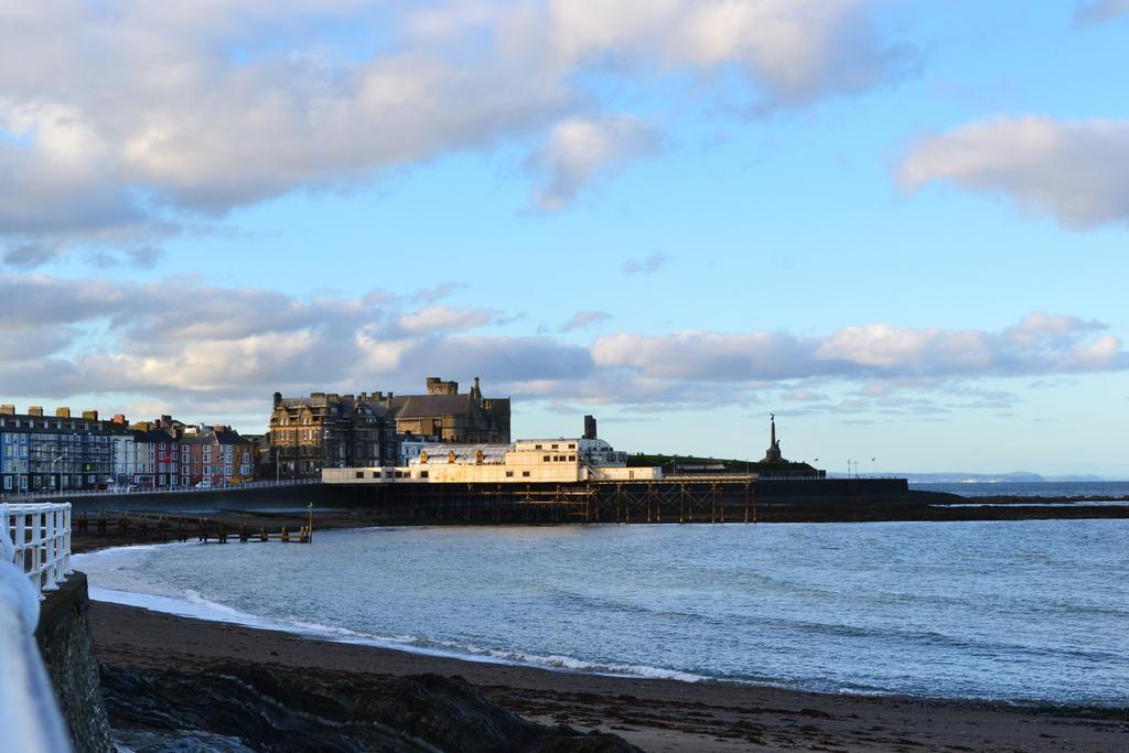 Cardigan Bay Self Catering Accommodation Aberystwyth Bagian luar foto