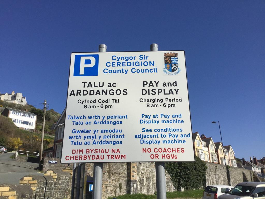 Cardigan Bay Self Catering Accommodation Aberystwyth Bagian luar foto