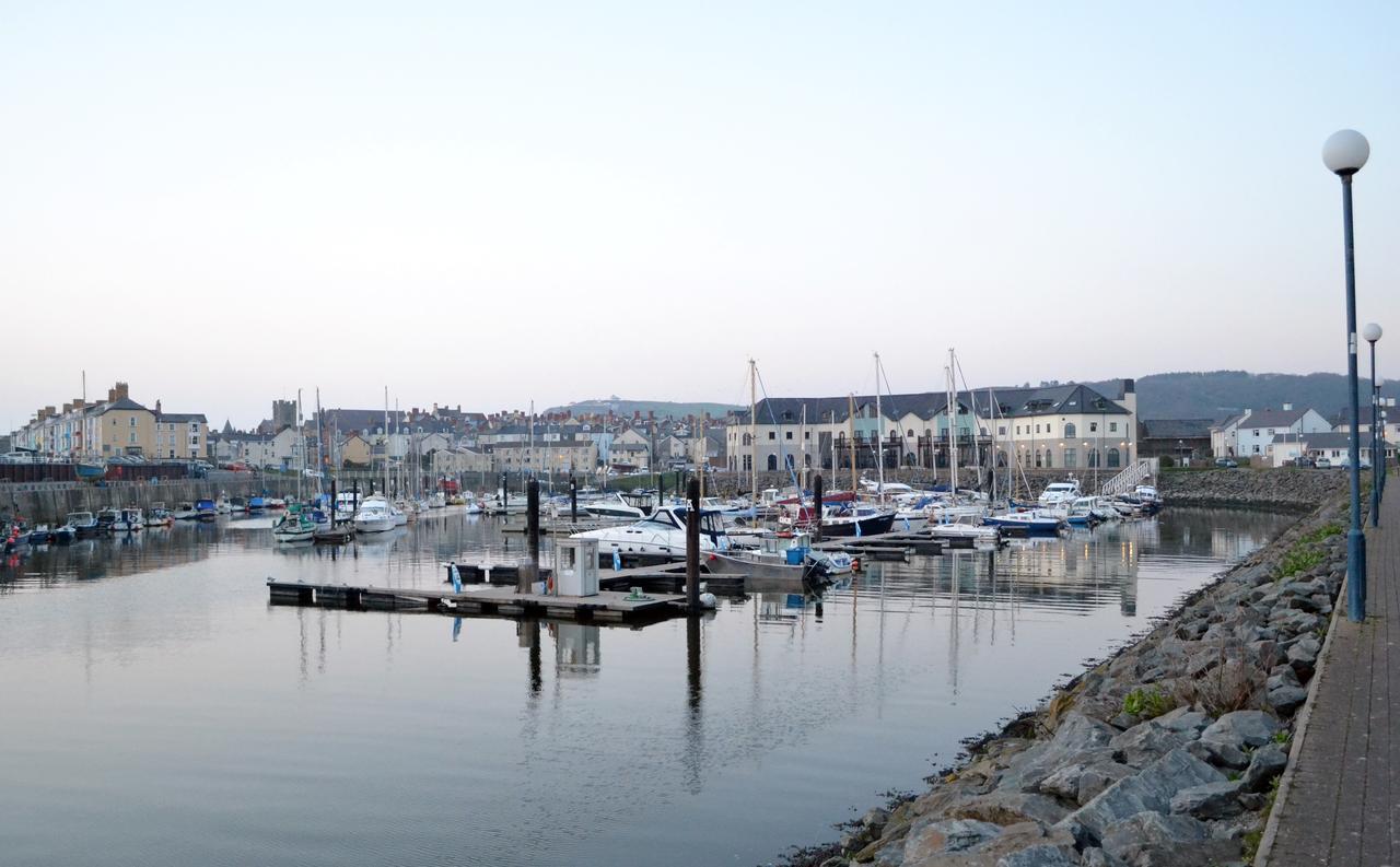 Cardigan Bay Self Catering Accommodation Aberystwyth Bagian luar foto