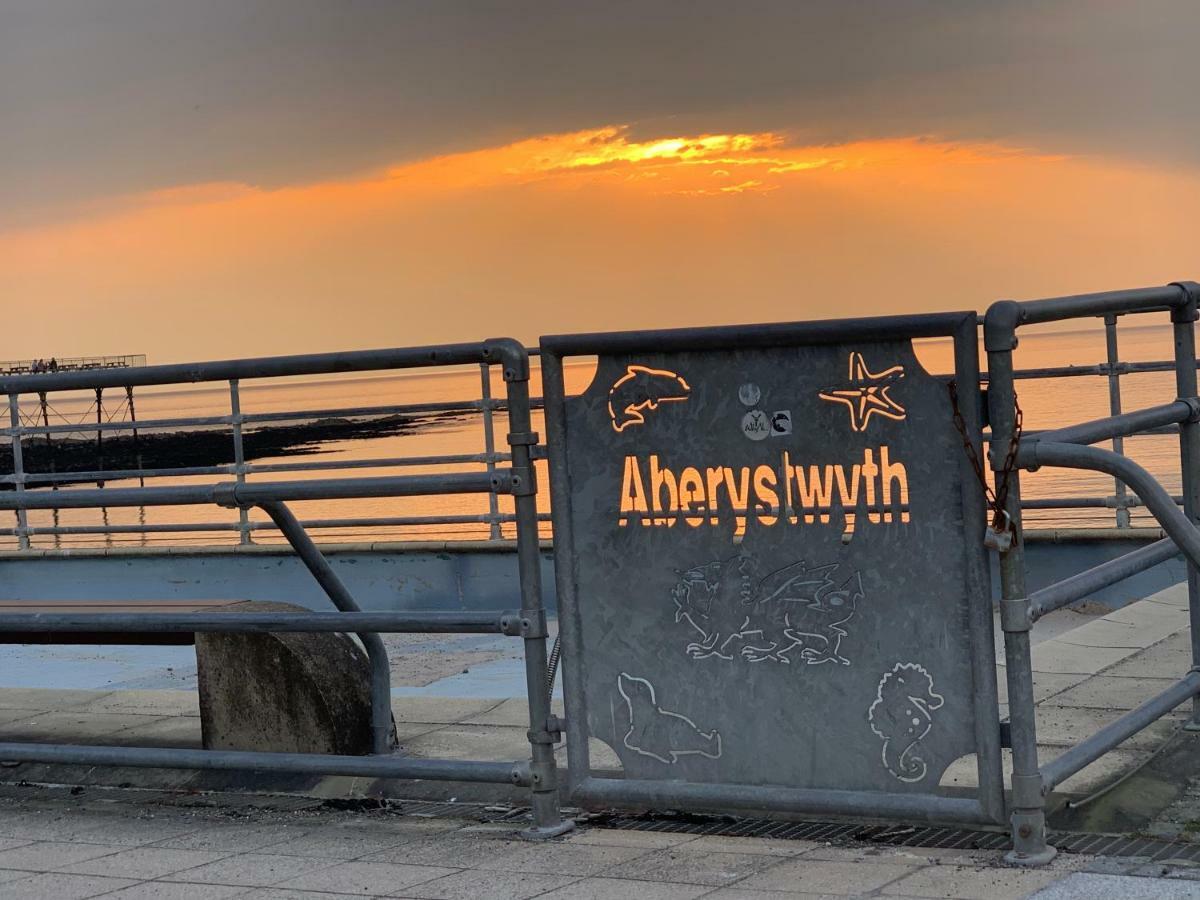 Cardigan Bay Self Catering Accommodation Aberystwyth Bagian luar foto