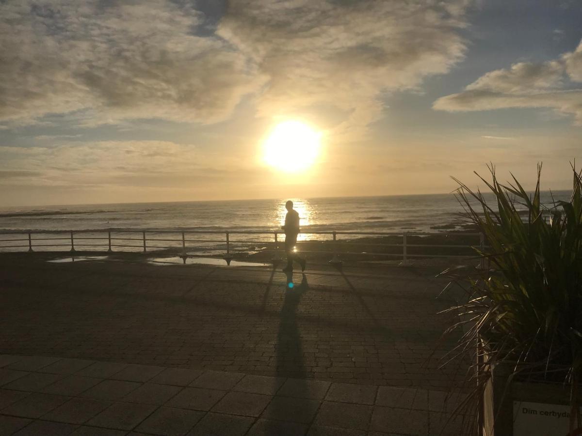 Cardigan Bay Self Catering Accommodation Aberystwyth Bagian luar foto